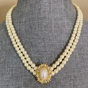 Vintage Double Strand Faux Pearl Necklace w/ Rhinestone Cameo Clasp 18”